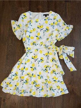 Banana Republic White Top with Yellow Lemon Print